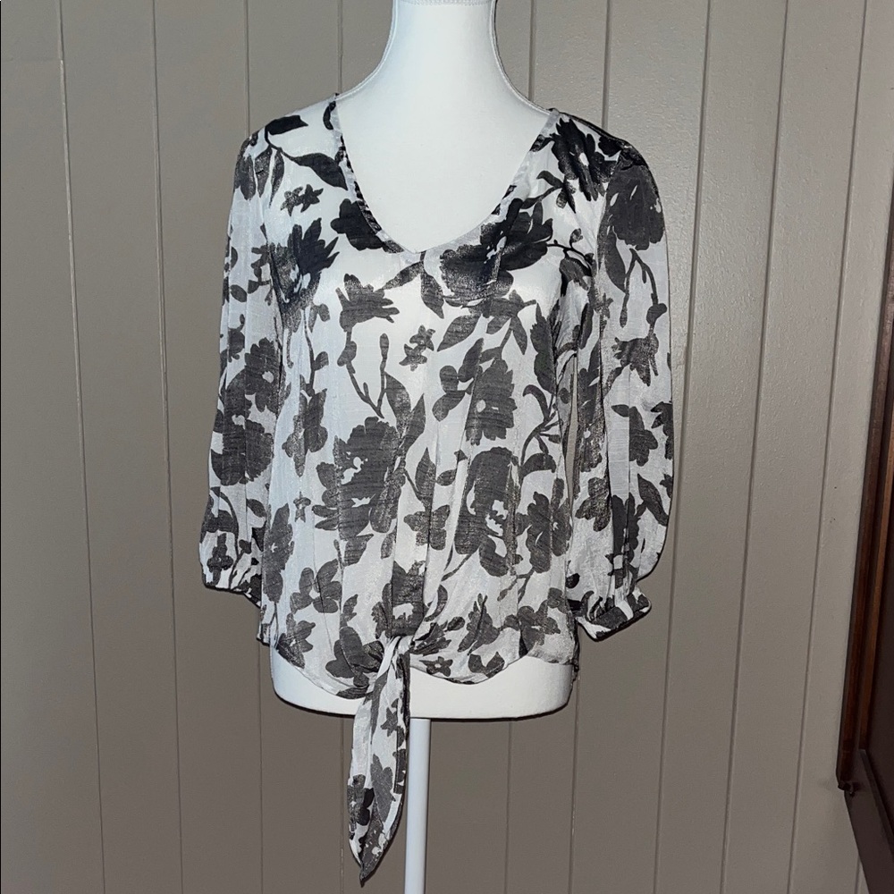 Elegant Floral Women's Blouse - Gray and White - Medium